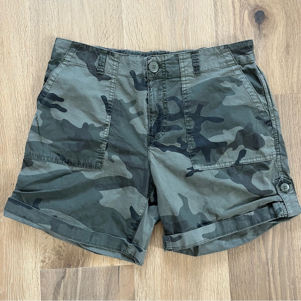 Sanctuary Olive Green Camo Shorts